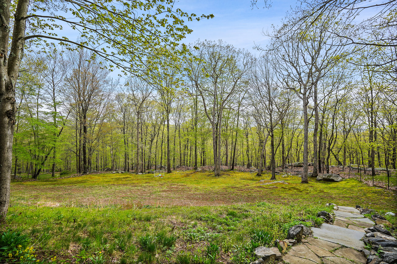 8 Deer Run Court