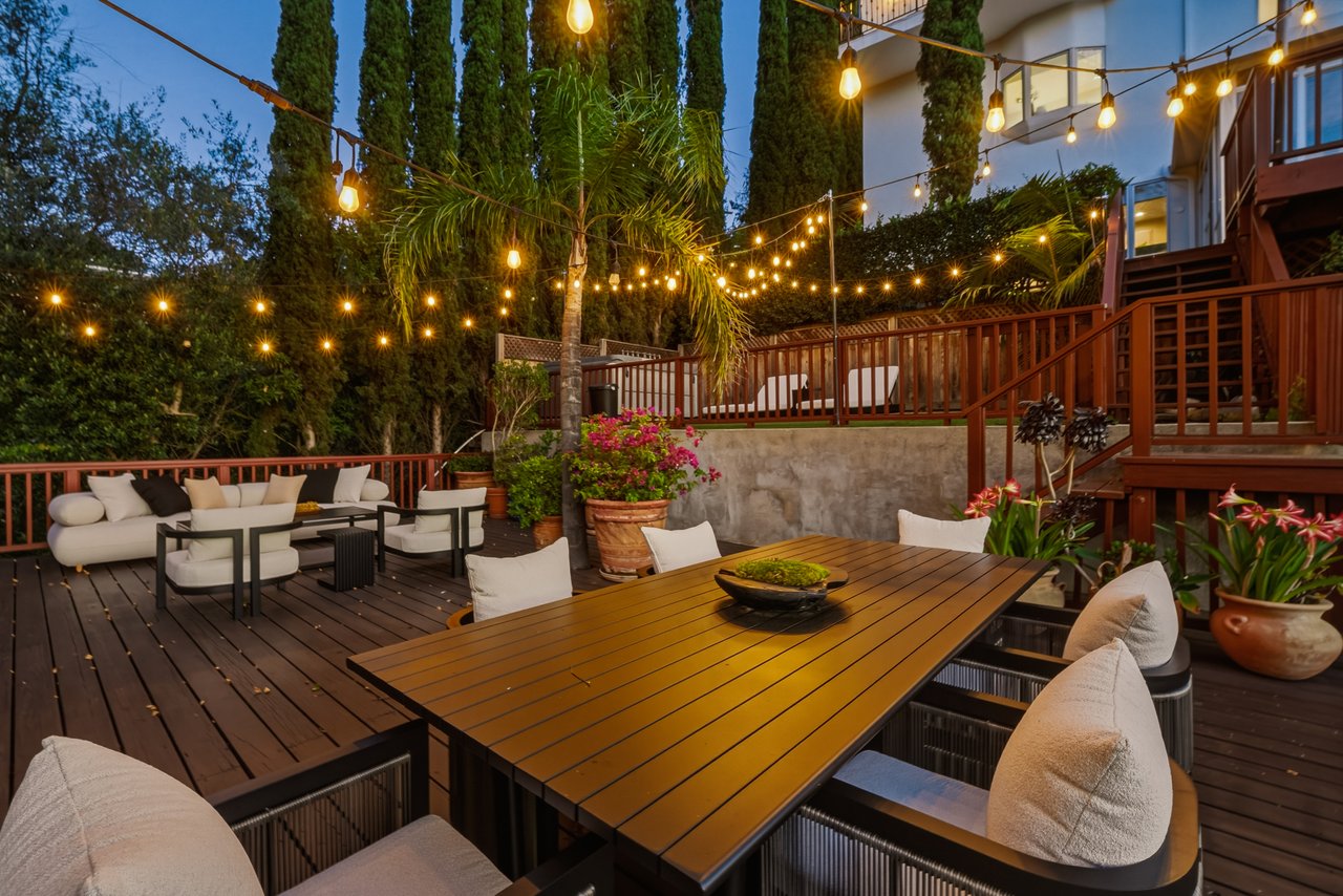 2591 Leicester Dr, Hollywood Hills