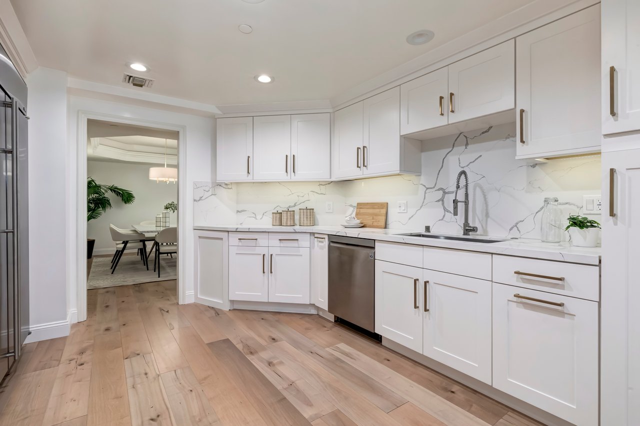 430 N Oakhurst Dr Unit: 105