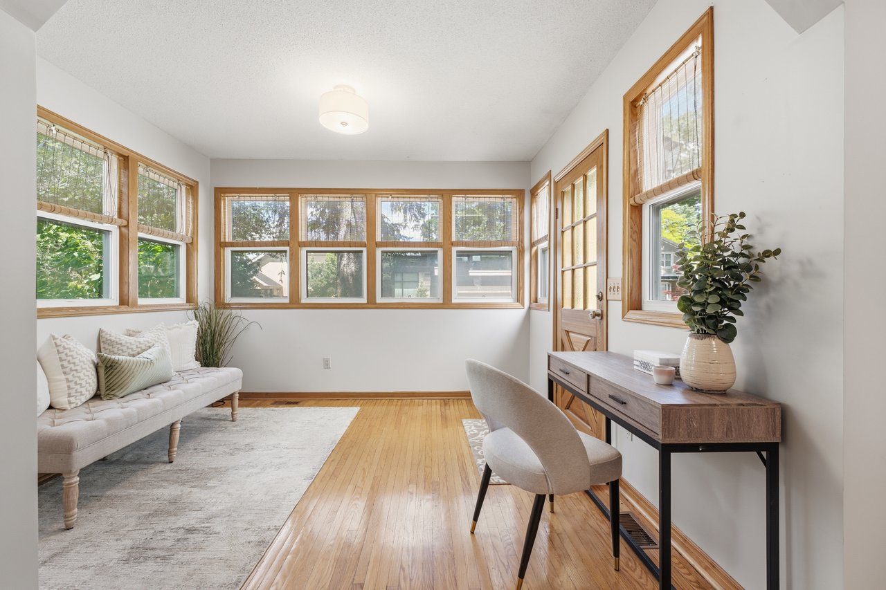 64 Eaglewood Blvd