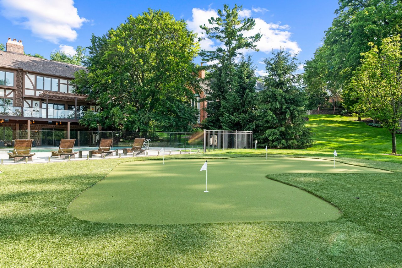 260 Woodwind Dr, Bloomfield Hills
