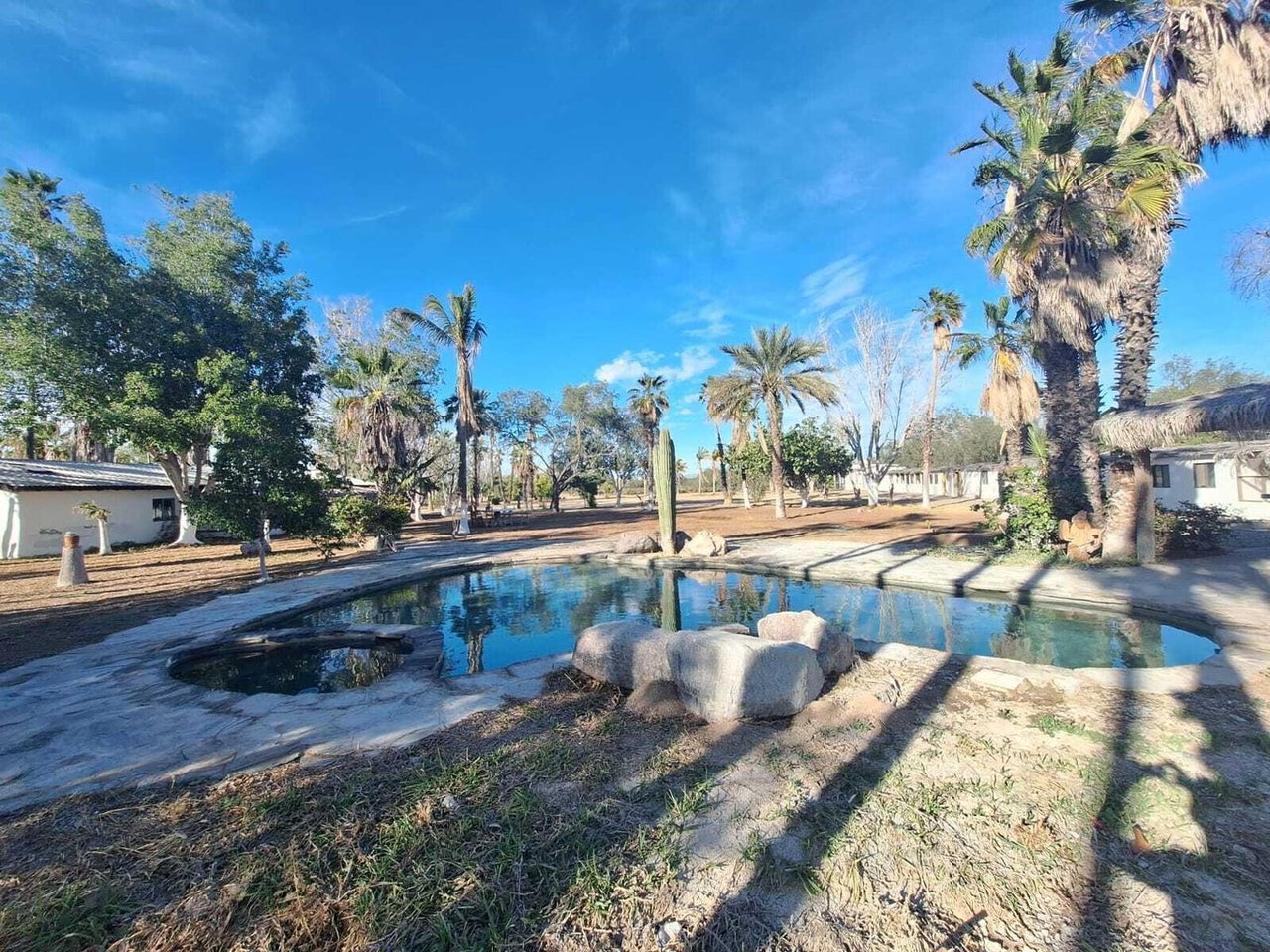 Compound Los Pinos