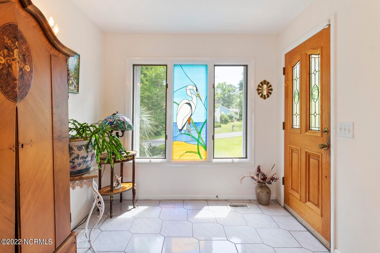 1264 Riverbend Dr SW