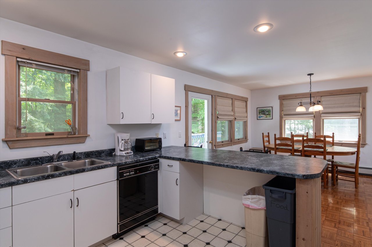 7 Carpenters Point Rd
