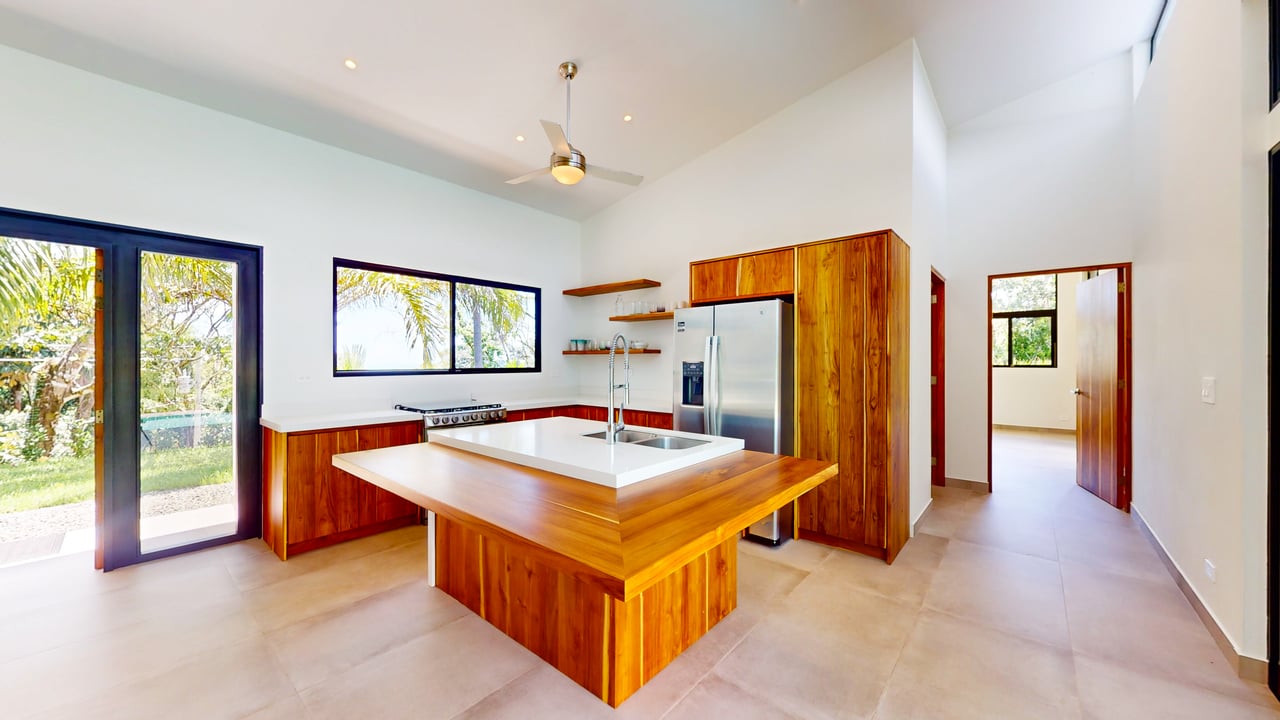 Exquisite Modern Retreat with Ocean and Mountain Views in Ojochal, Costa Rica