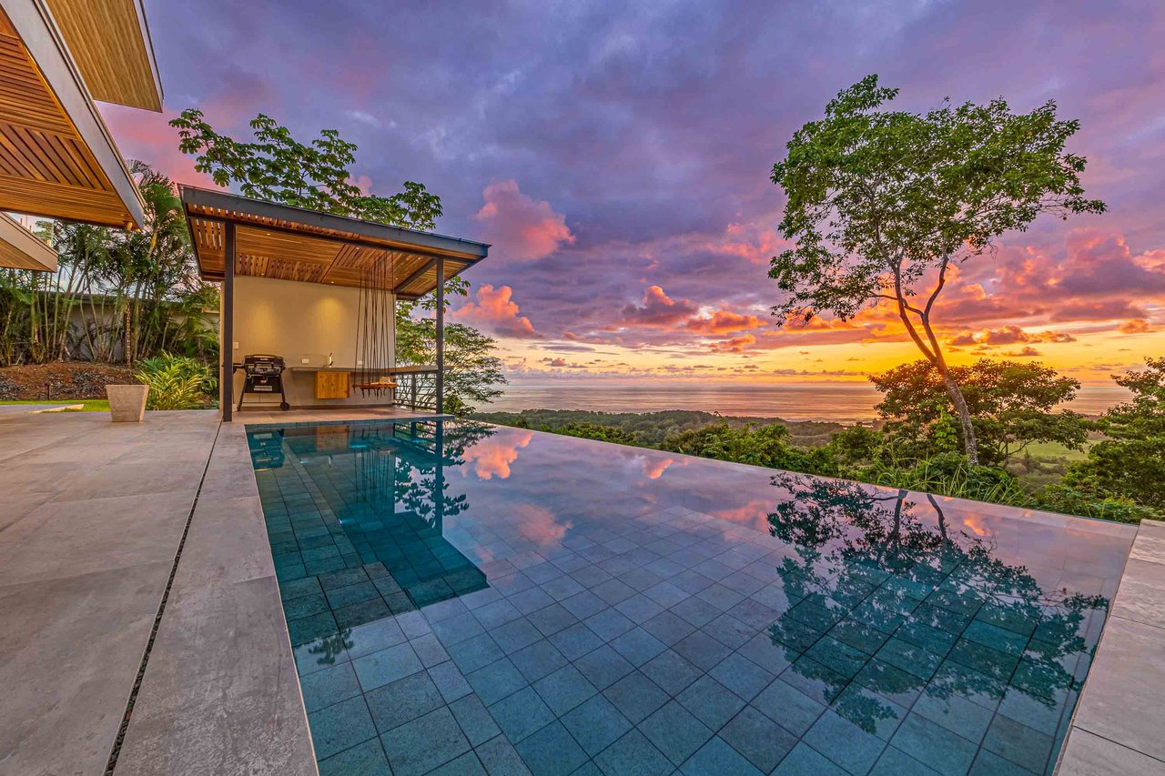 Exclusive Luxury Villa with Infinity Pool