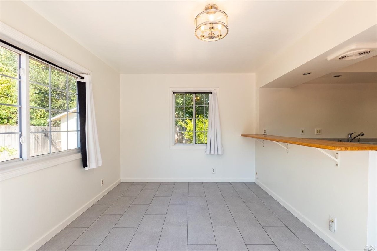 6 Boulevard Ct