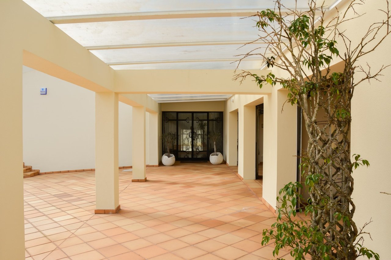 Luxury 4-Bedroom Villa with Indoor Pool – São Miguel, Azores