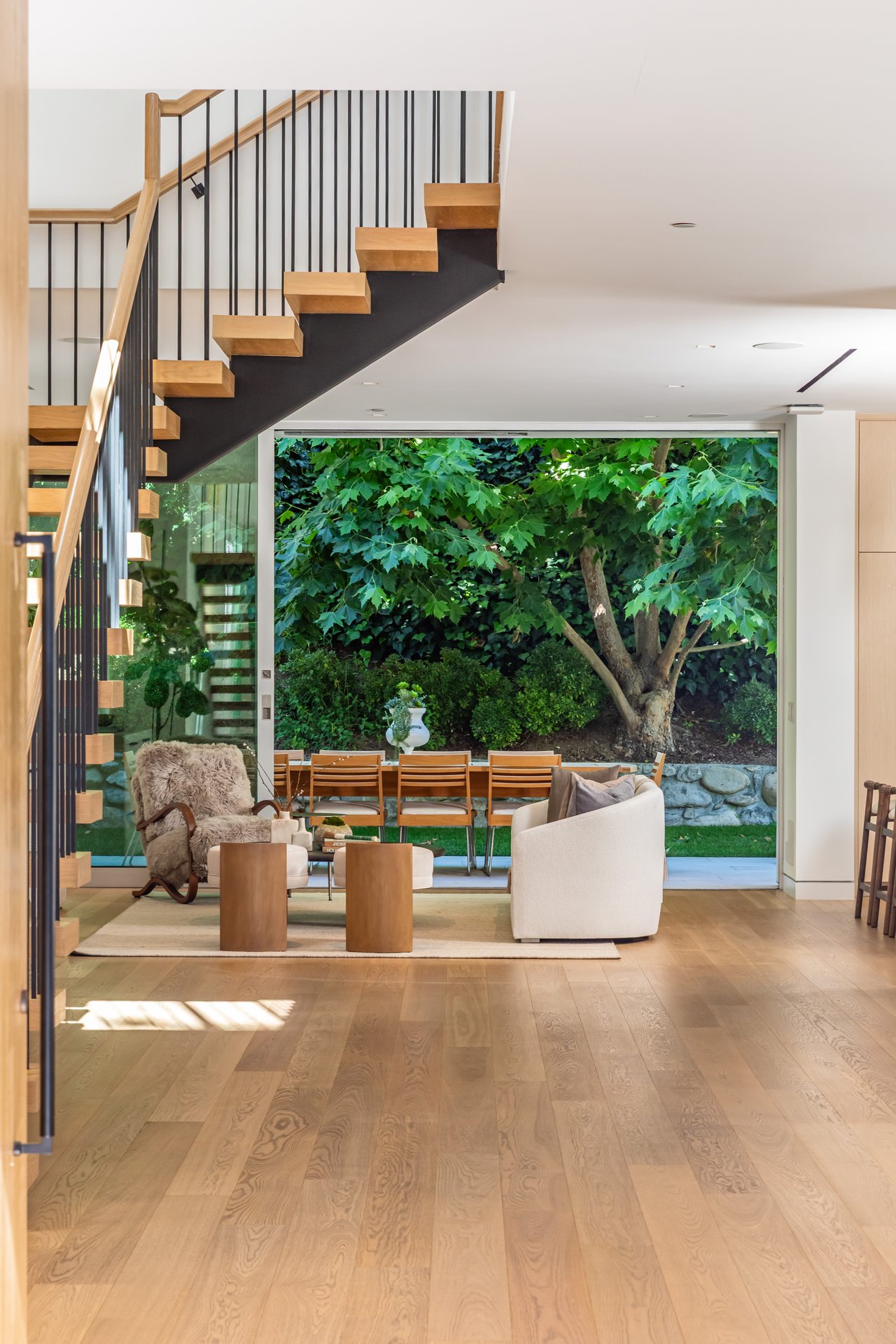 9011 Alto Cedro Dr, Beverly Hills