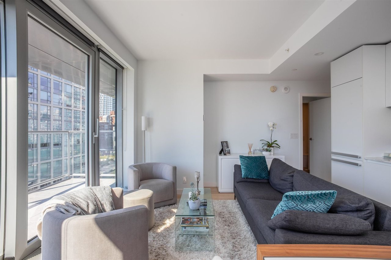 1480 Howe St, #1205
