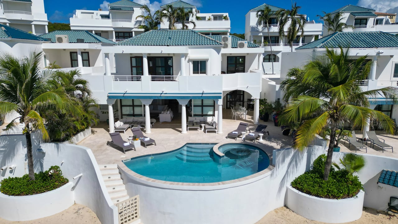 Exceptional Beachfront Villa – Cupecoy