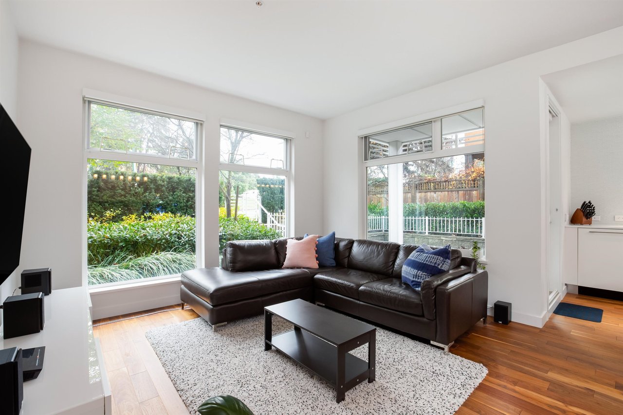 4867 Cambie St, #103