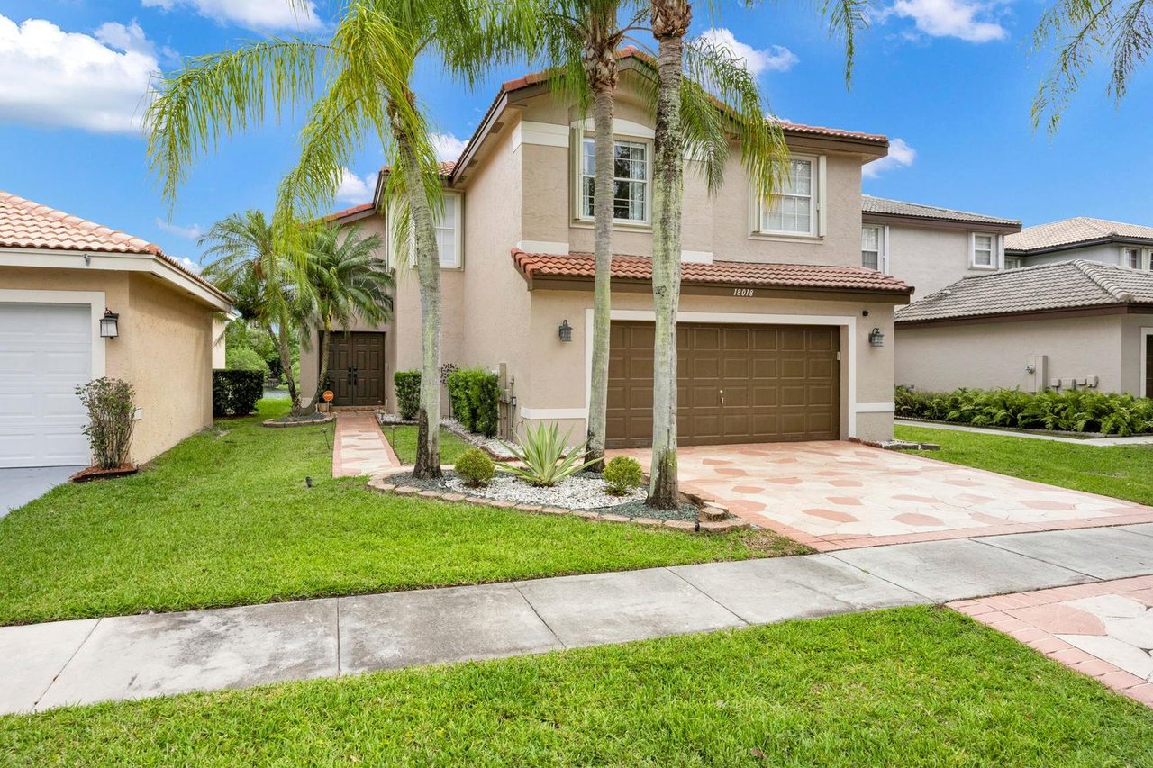Lakefront Living in Silver Lakes