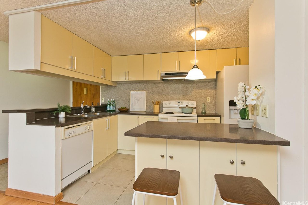 2724 Kahoaloha Ln #703