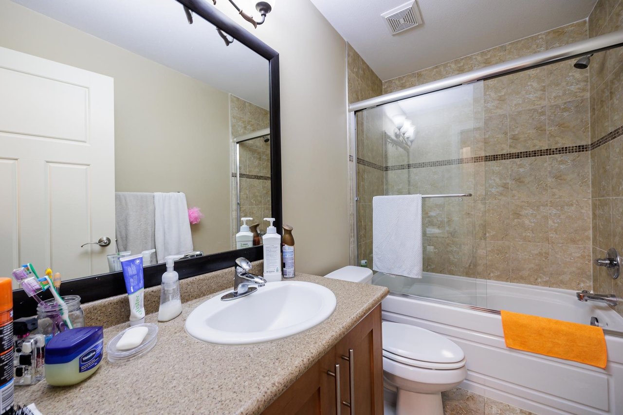 335 E 15th Street, North Vancouver