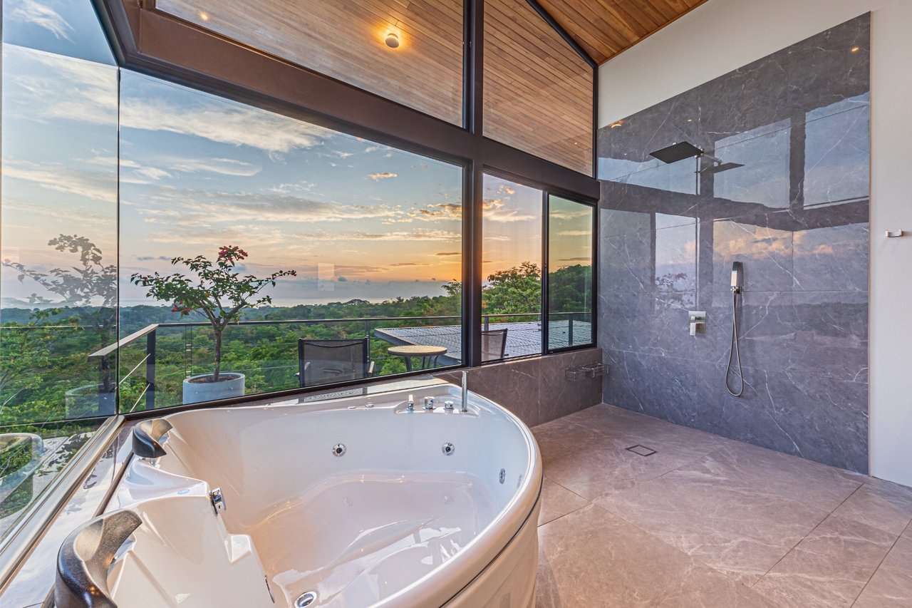Solar Eco Estate with Guest House, Uvita, Puntarenas