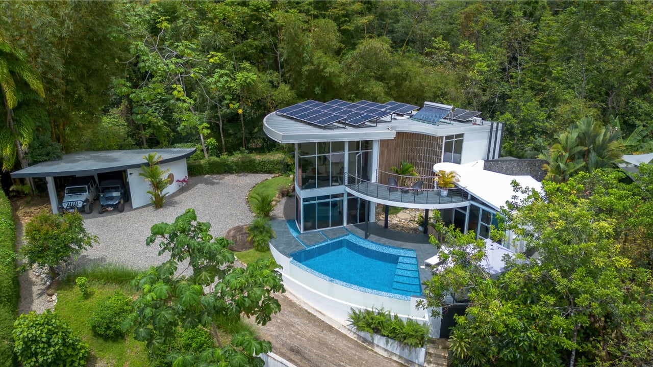 Solar Powered Glass Villa, Ojochal, Puntarenas