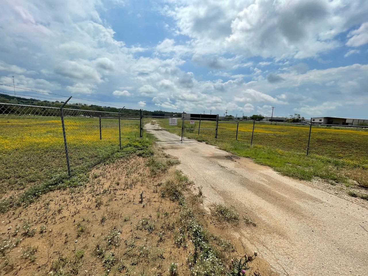 6.1 Acres Kerrville | For Lease