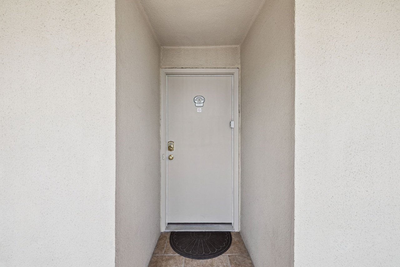 Pinnacle Port Condominium