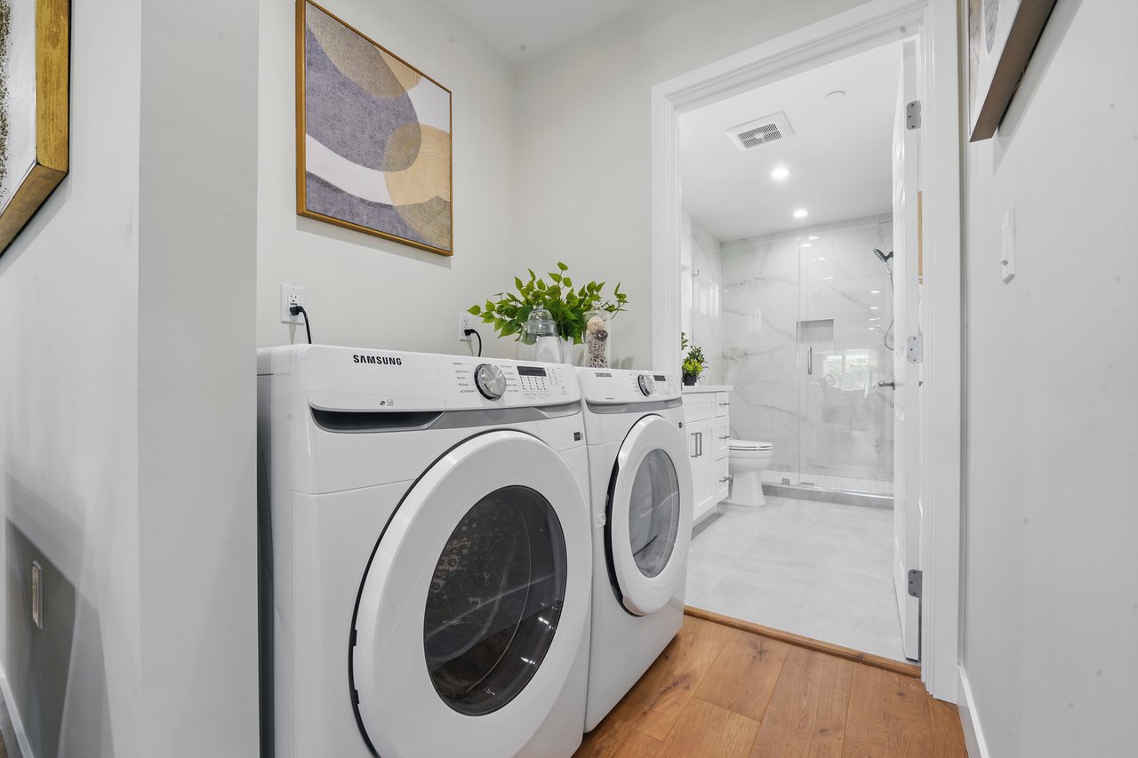 4 Units in North Hollywood