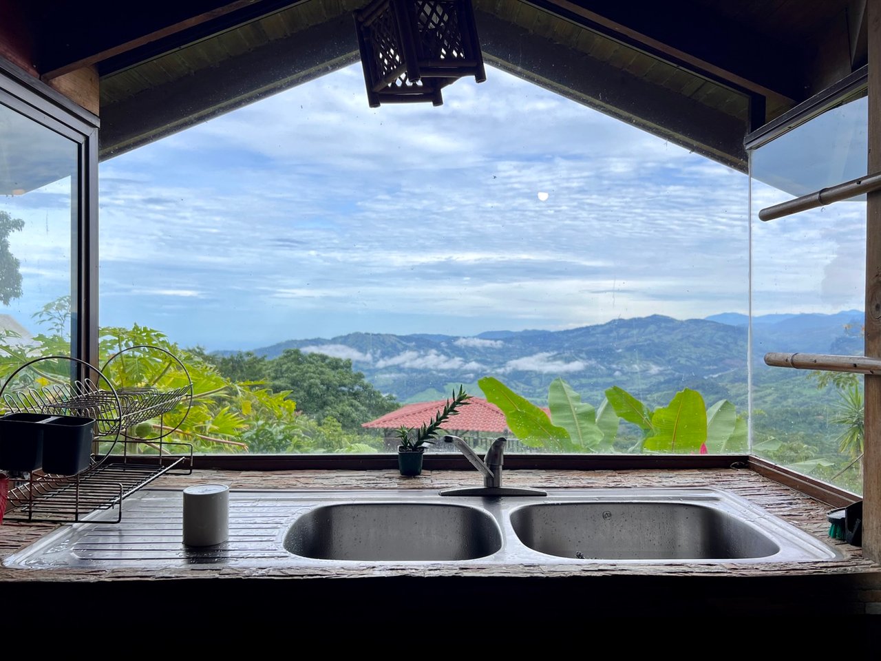 Strategically Located Property with Panoramic Views and Development Potential in Tinamastes