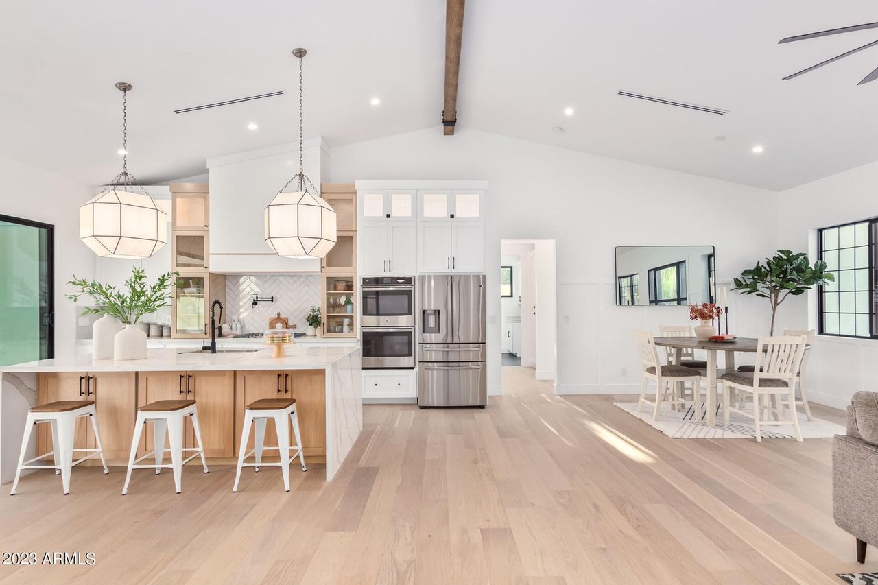 4847 E Clarendon Avenue