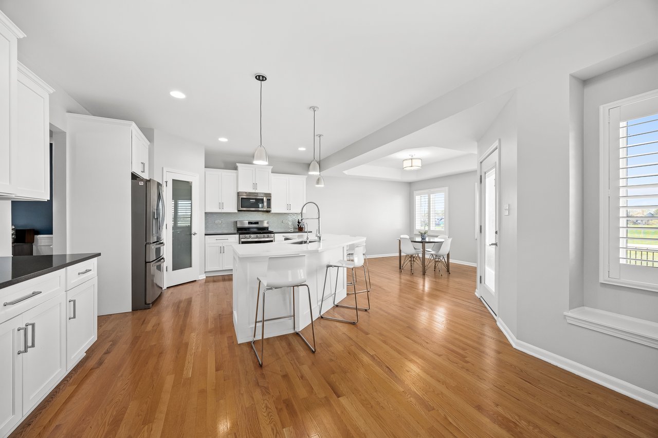 8724 Coventry Dr, Woodridge