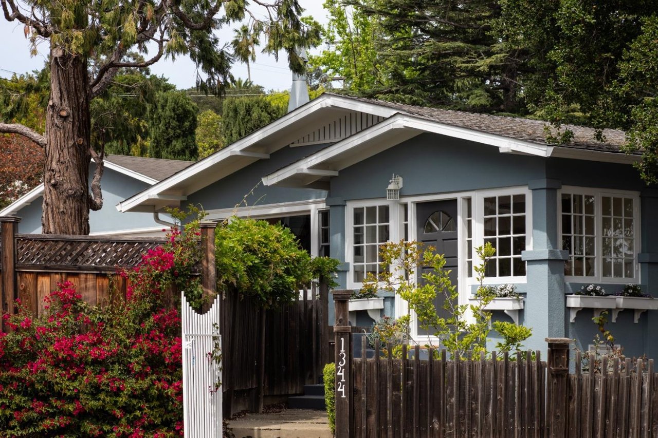 1344 Magnolia Ave, San Carlos