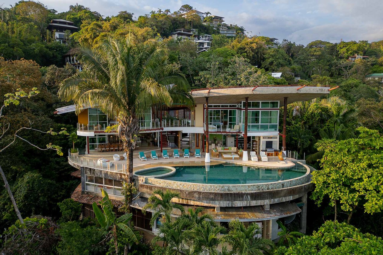 Casa Fantastica Luxury Mountain and Ocean View Villa