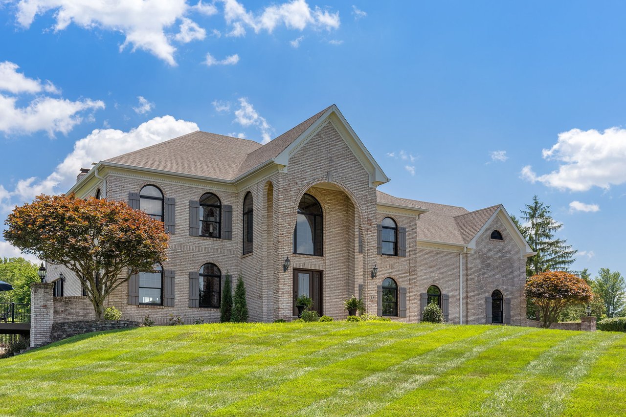 32 Rathfarnum Lane