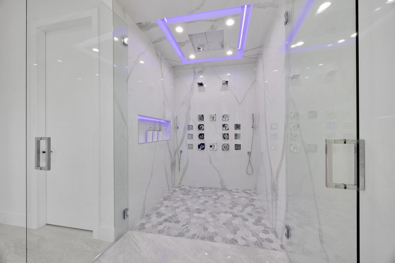 Your Private Resort - Everyday Of The Week