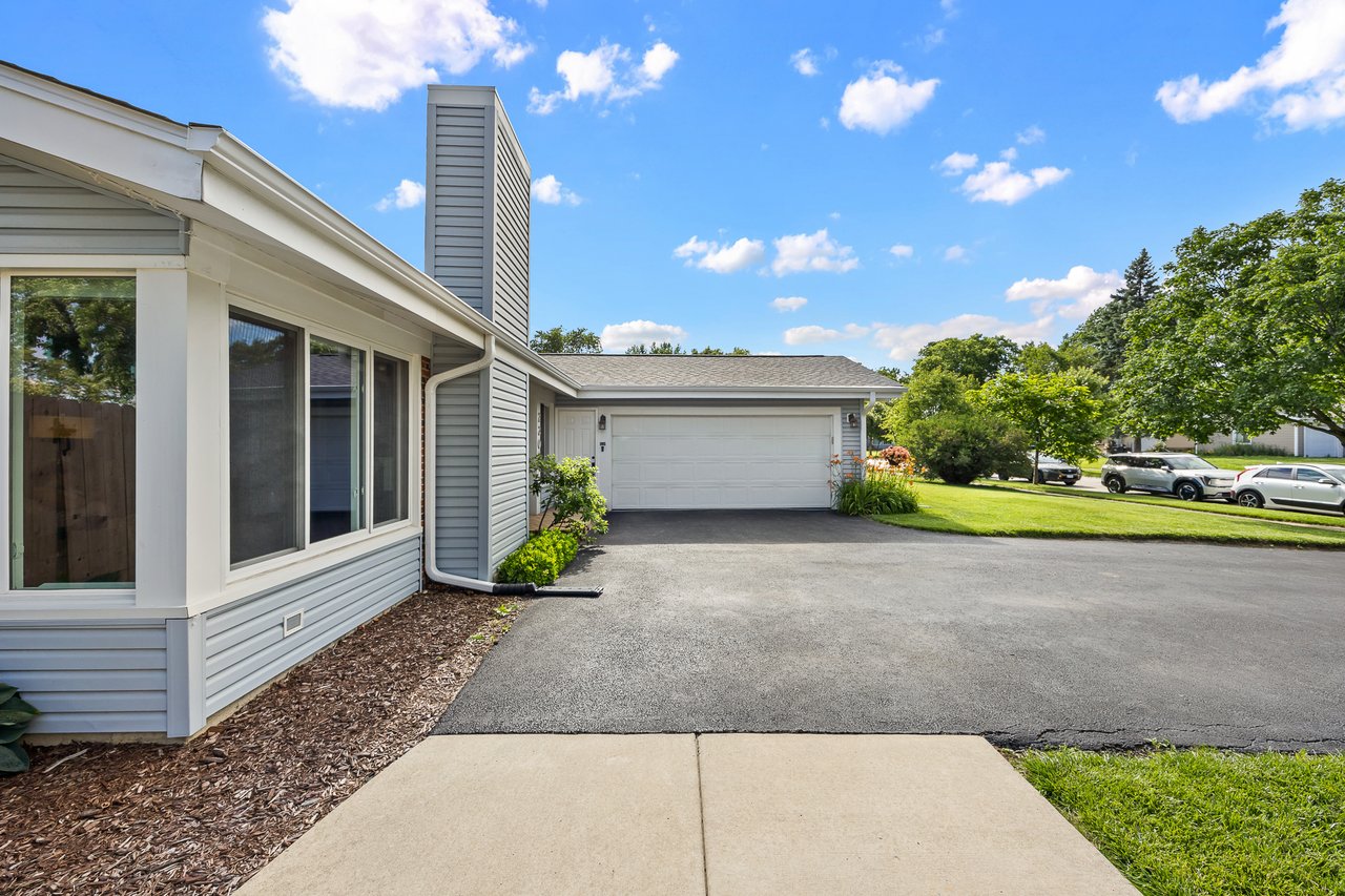 230 Plymouth Ln 