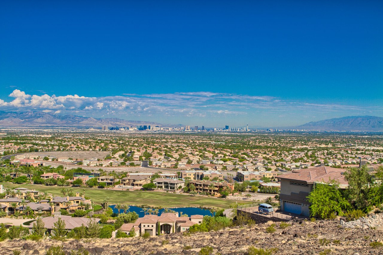 🏠 What Makes The Best Active Listings In MacDonald Highlands?