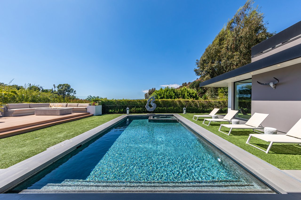 2002 LOMA VISTA DR