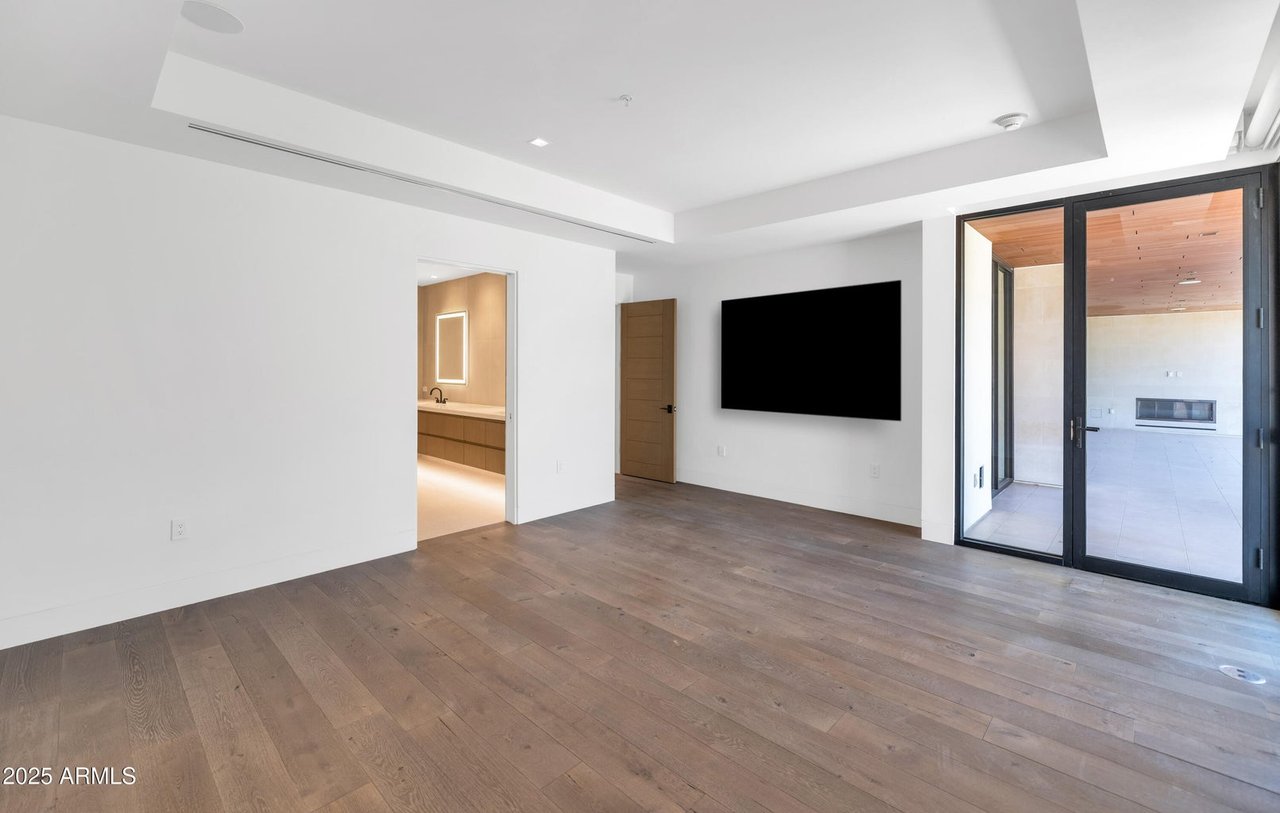 6587 N PALMERAIE Boulevard, 1051