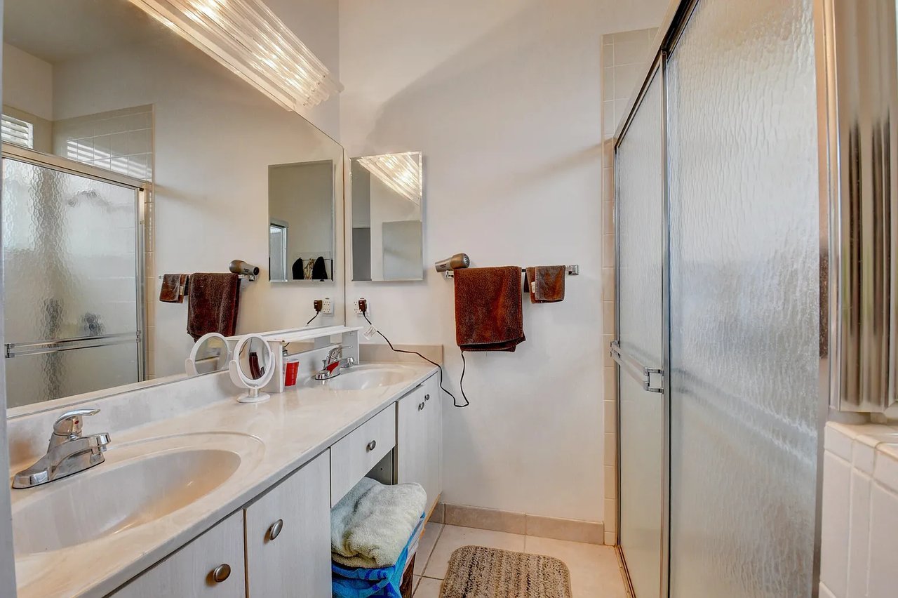 9720 S Crescent View Drive S