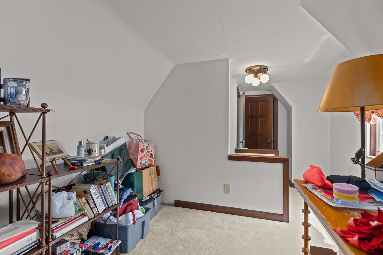 694 Valleyview Road