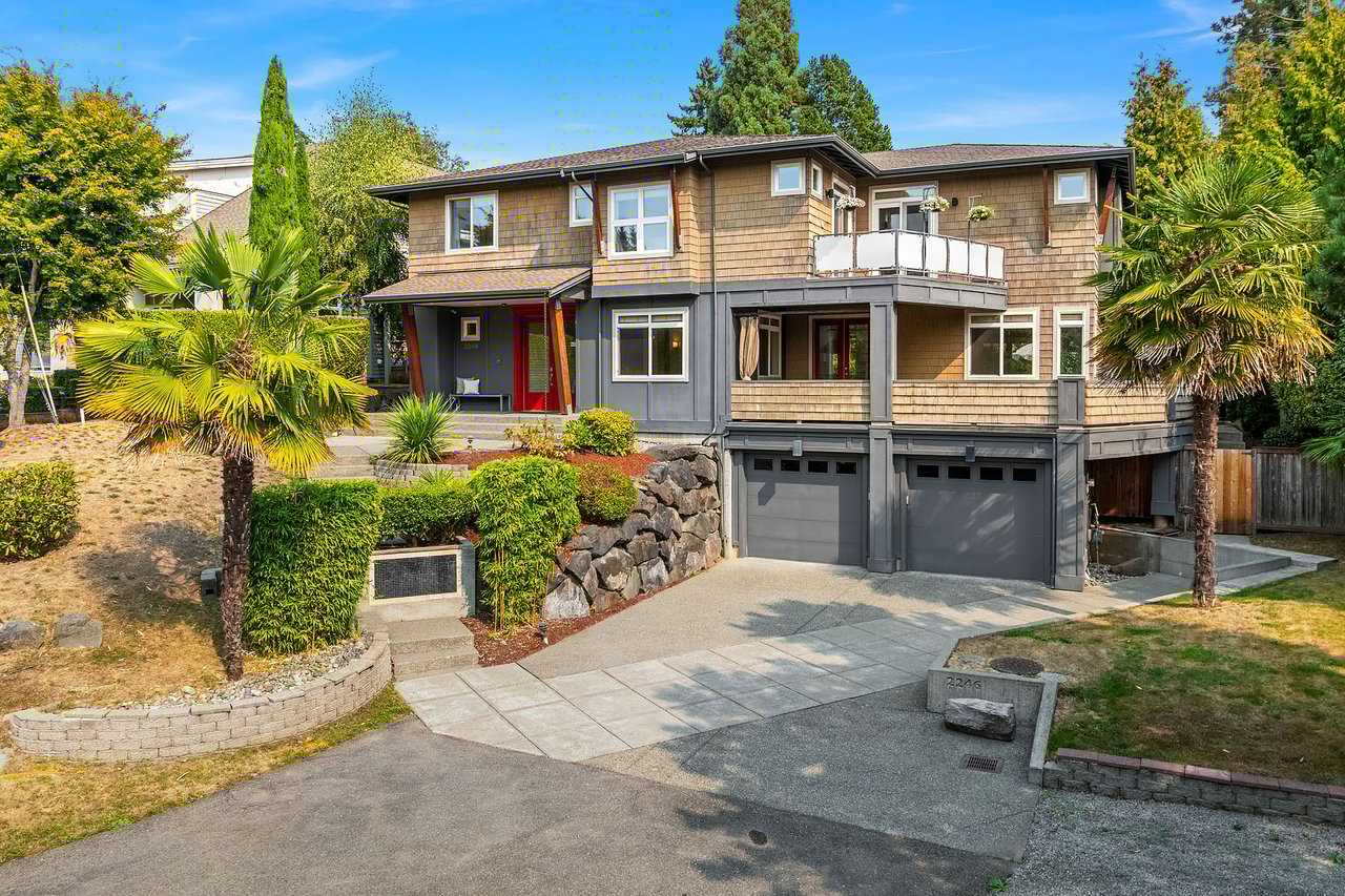 Step into Contemporary Style on Mercer Island's North End