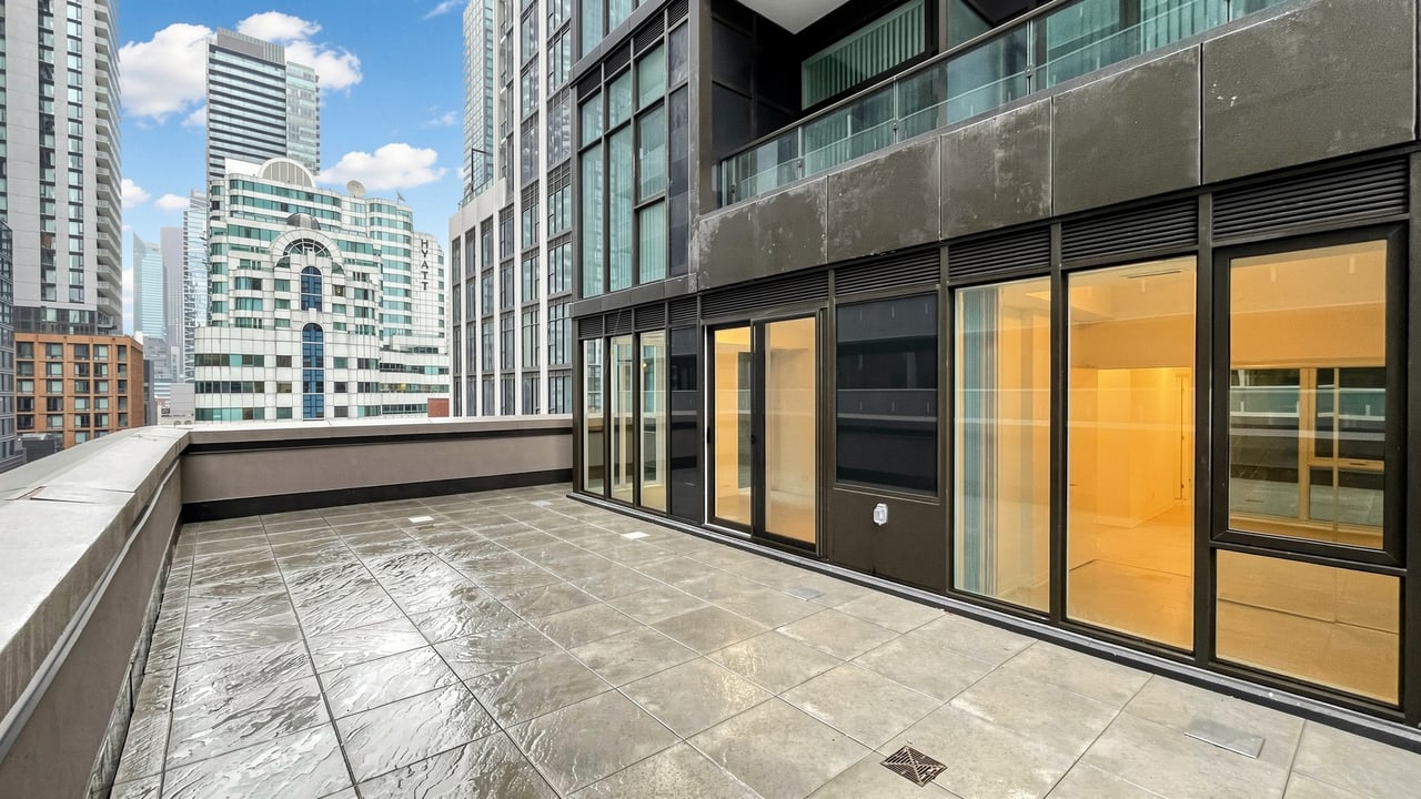 Luxury King West Residence