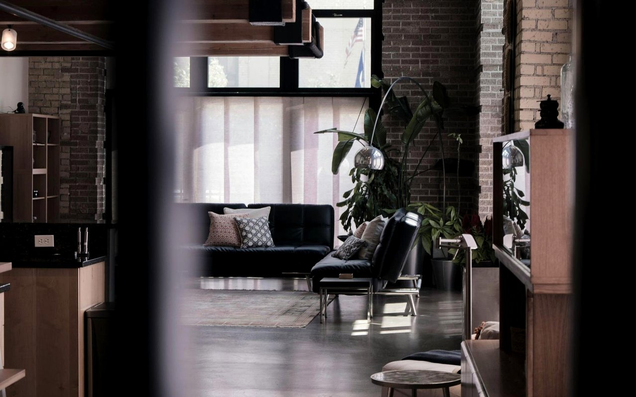 How to Strike the Right Balance When Decorating Your New Home