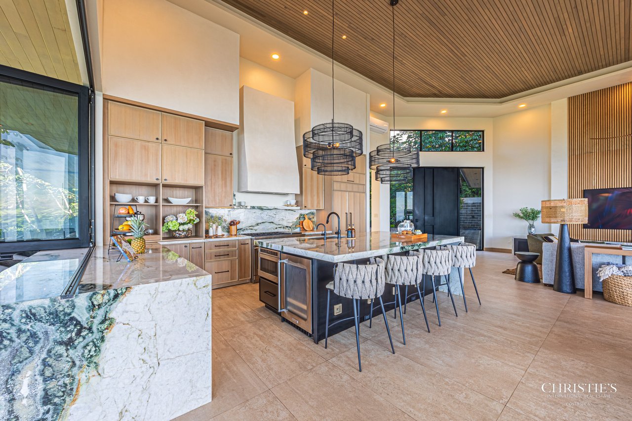 Luxury Estate in Escaleras- incredible ocean views 5.5 Acres