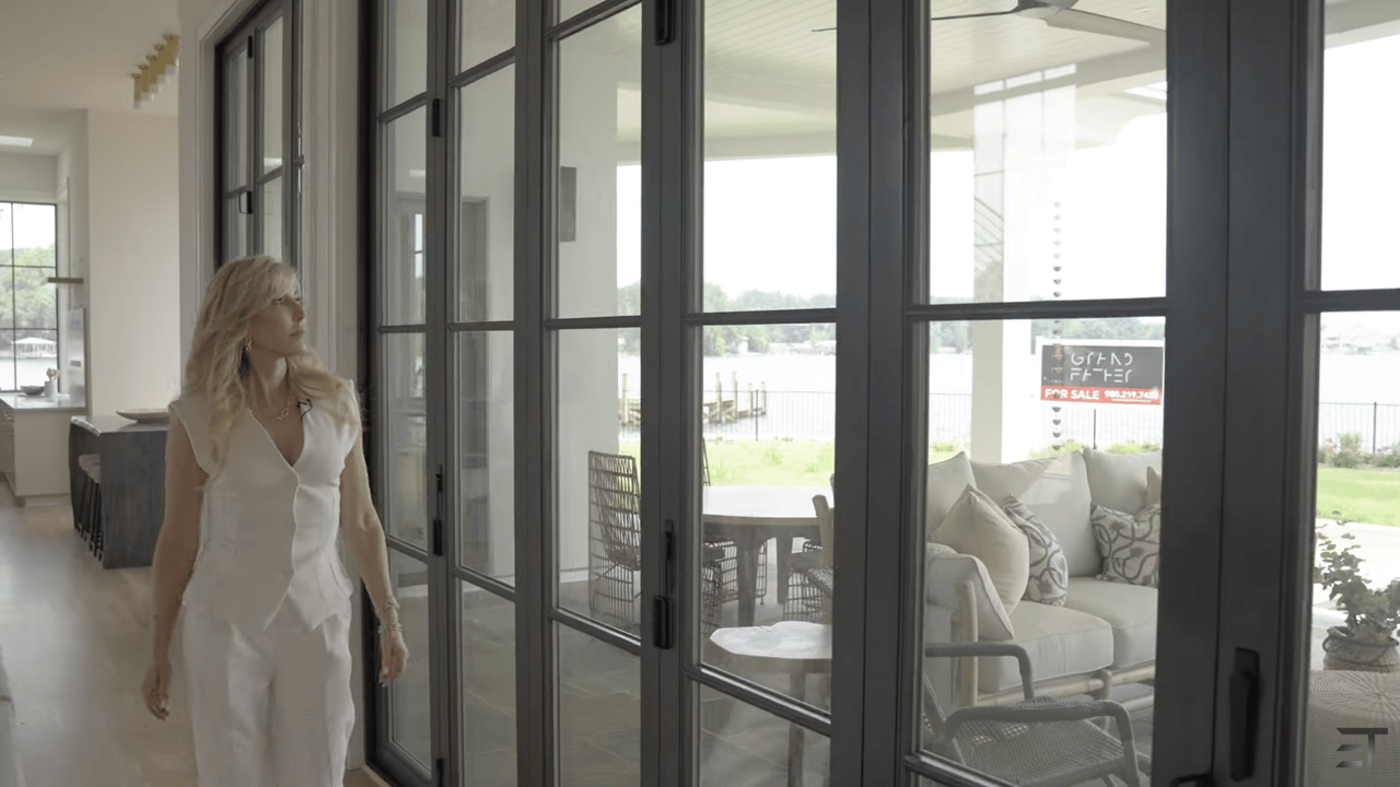 Floor to Ceiling Windows 