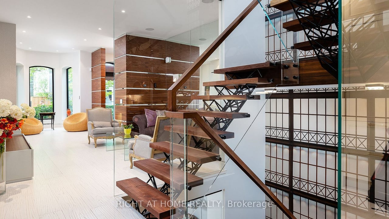 YORKVILLE FORESTY LUXURY