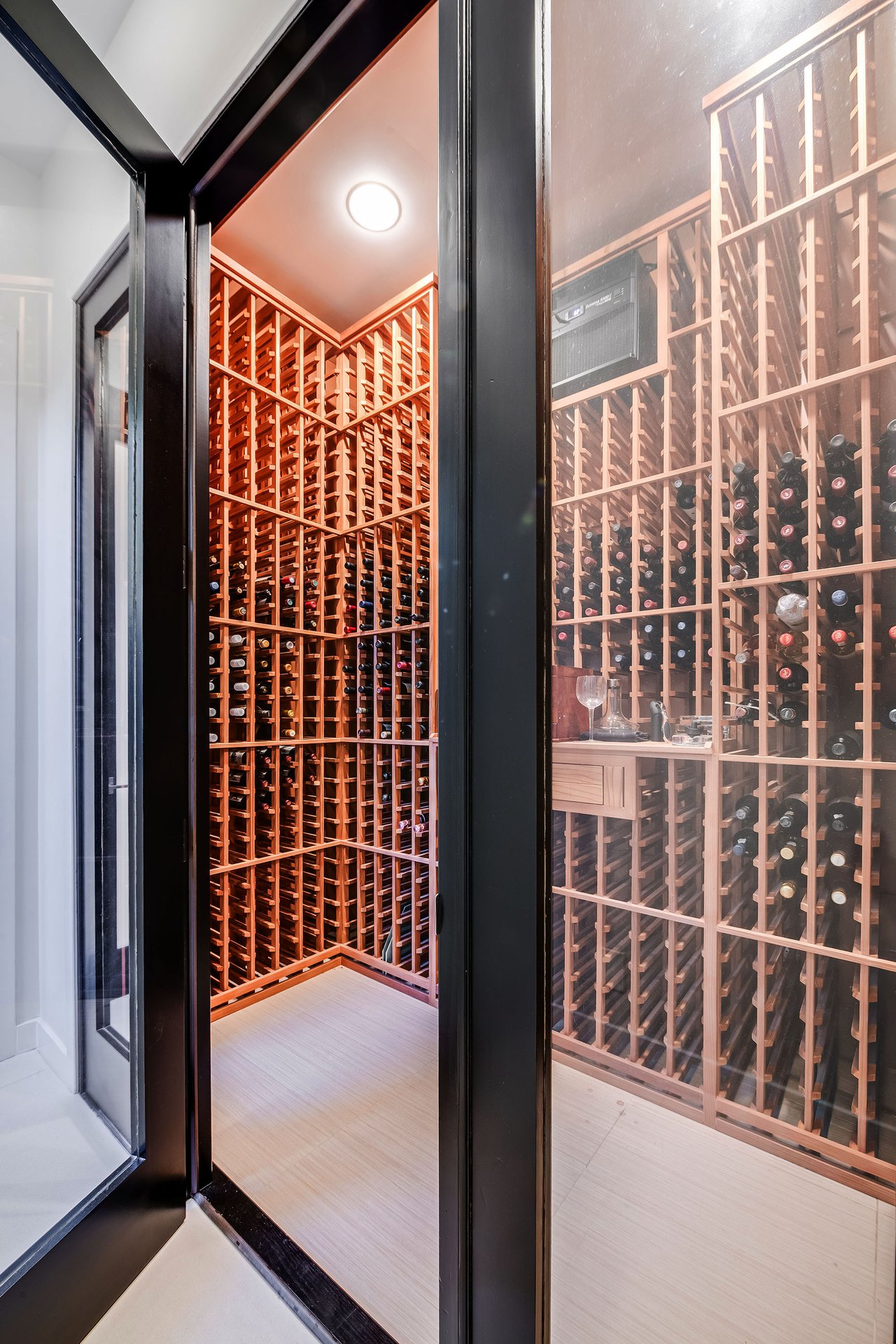 16167 Royal Oak Rd, Encino