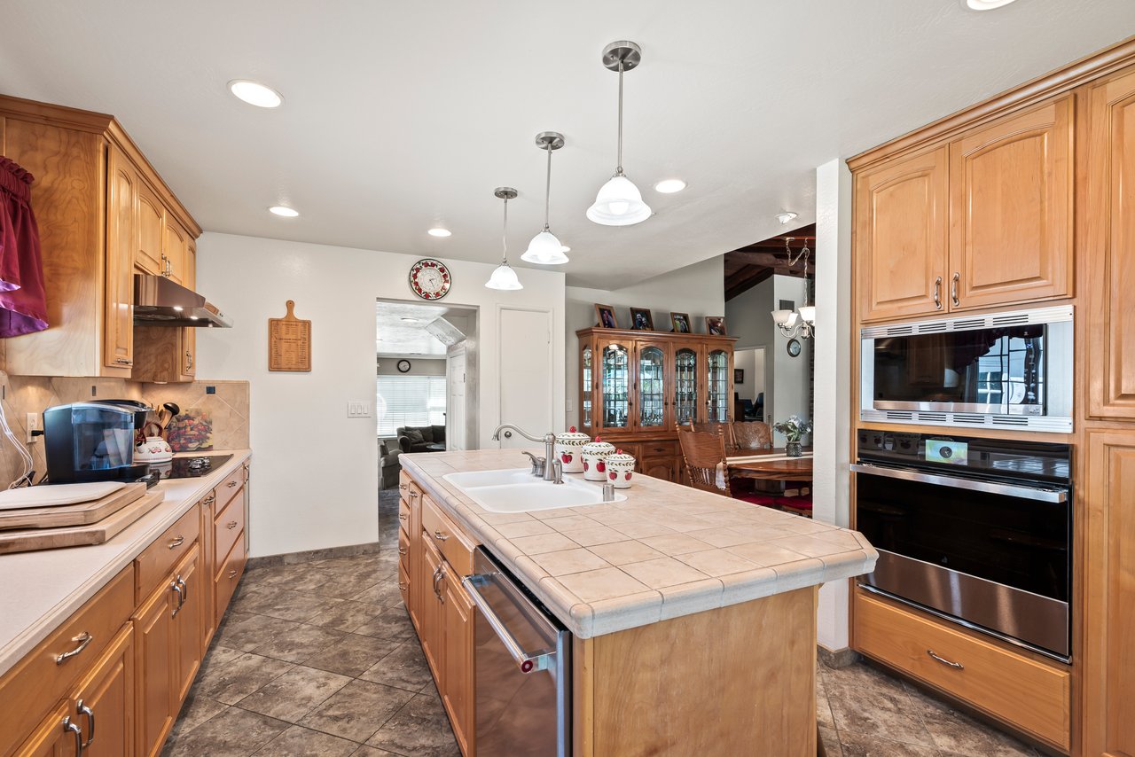 3529 Ridgewood Way