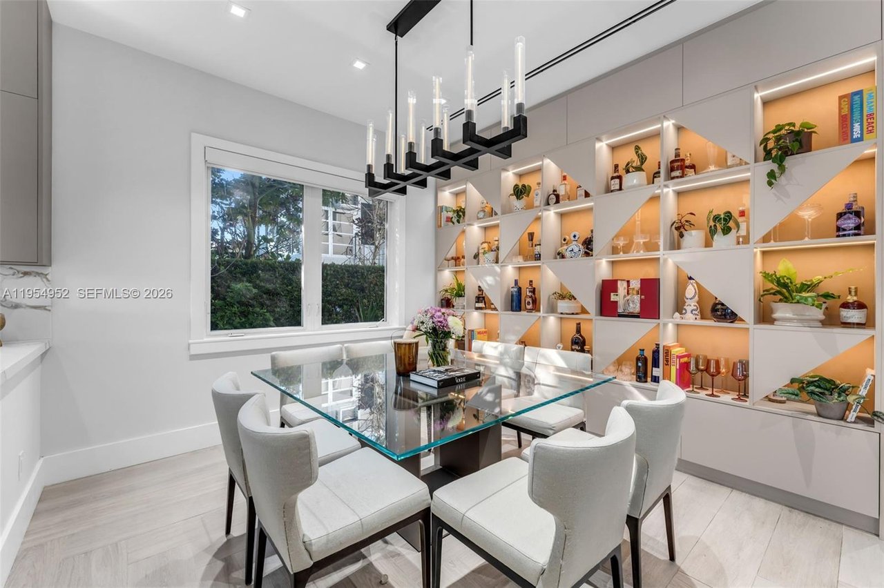 4819-university-drive-coral-gables-pool-home-sold-dining-area