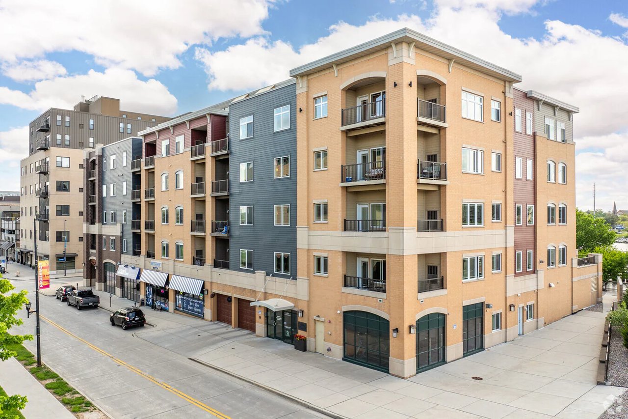 City Deck Mixed Use Building