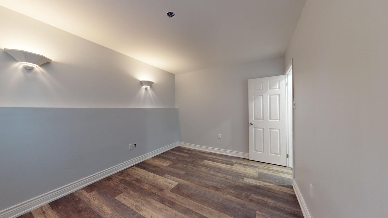 1048 Gilmore Ave Unit: Lower