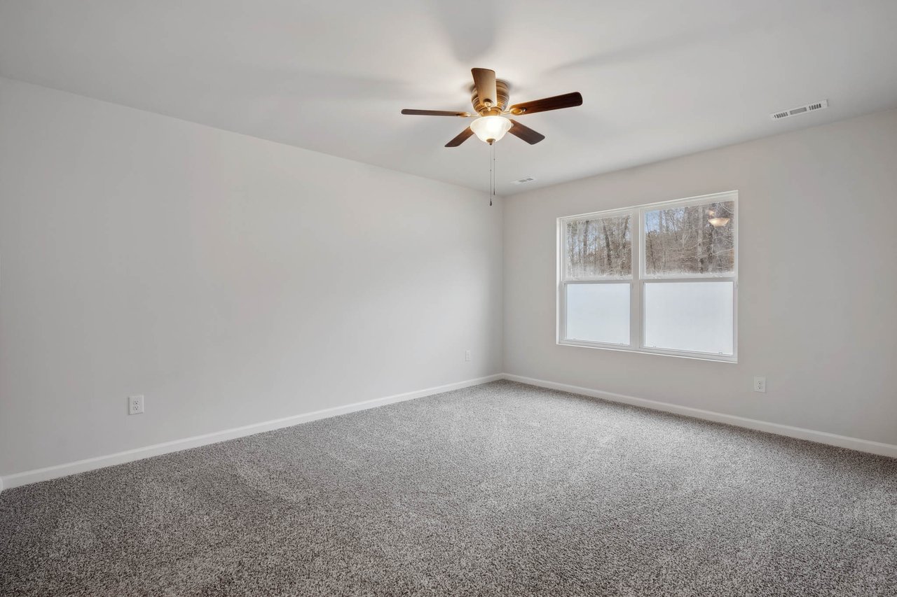 Adorable 4 Bedroom Bungalow in Owens Crossroads!!