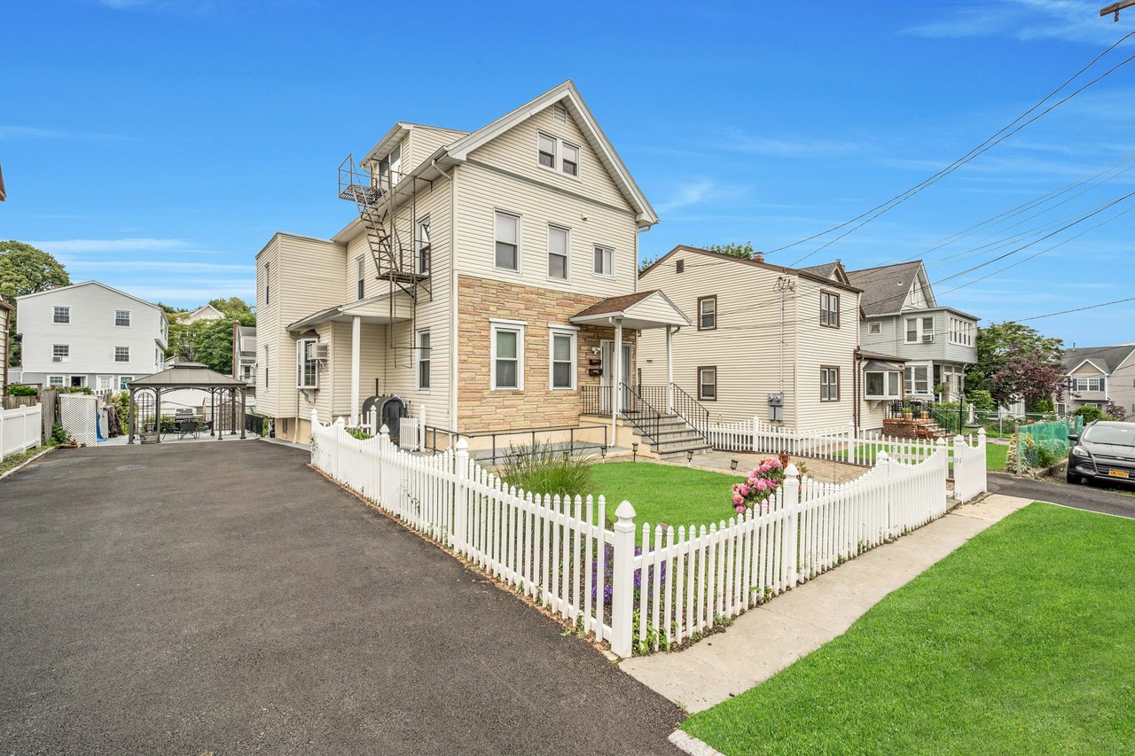 39 Alto Avenue